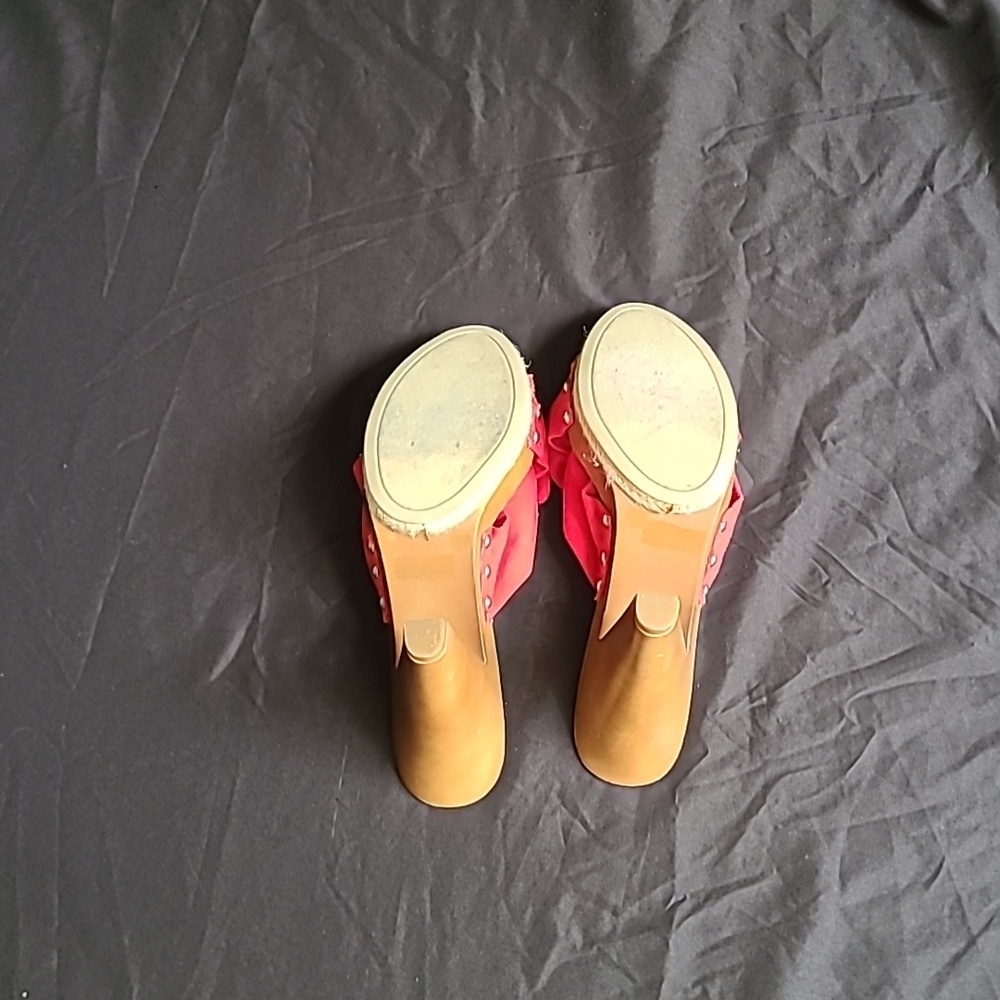 Kensie Girl Red and Tan Heels with Decorative Bow - Picture 4 of 5